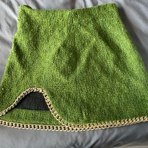 New zara mini skirt, no tags but it was never worn